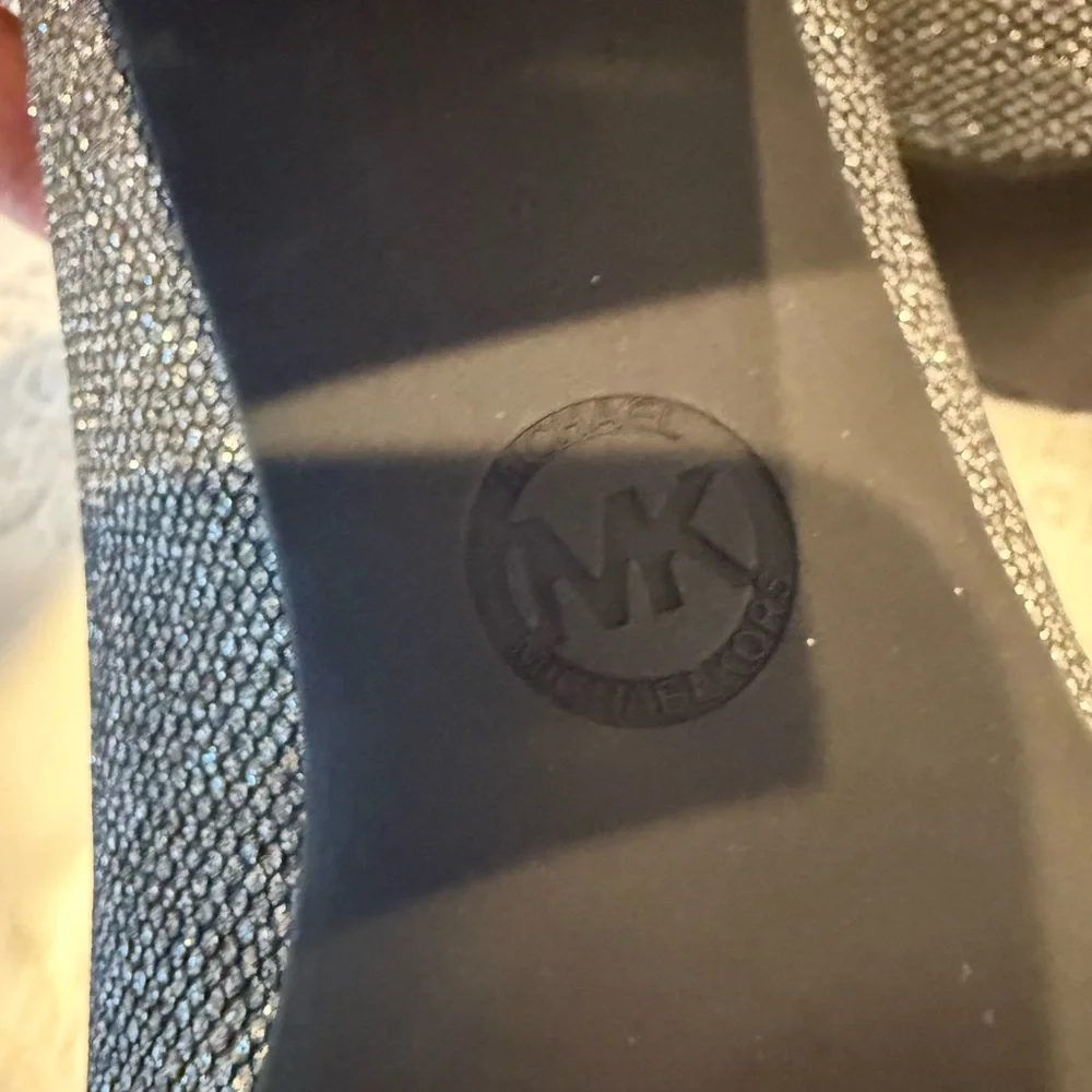 Michael Kors Porter Silver Block Heel Pumps size 8